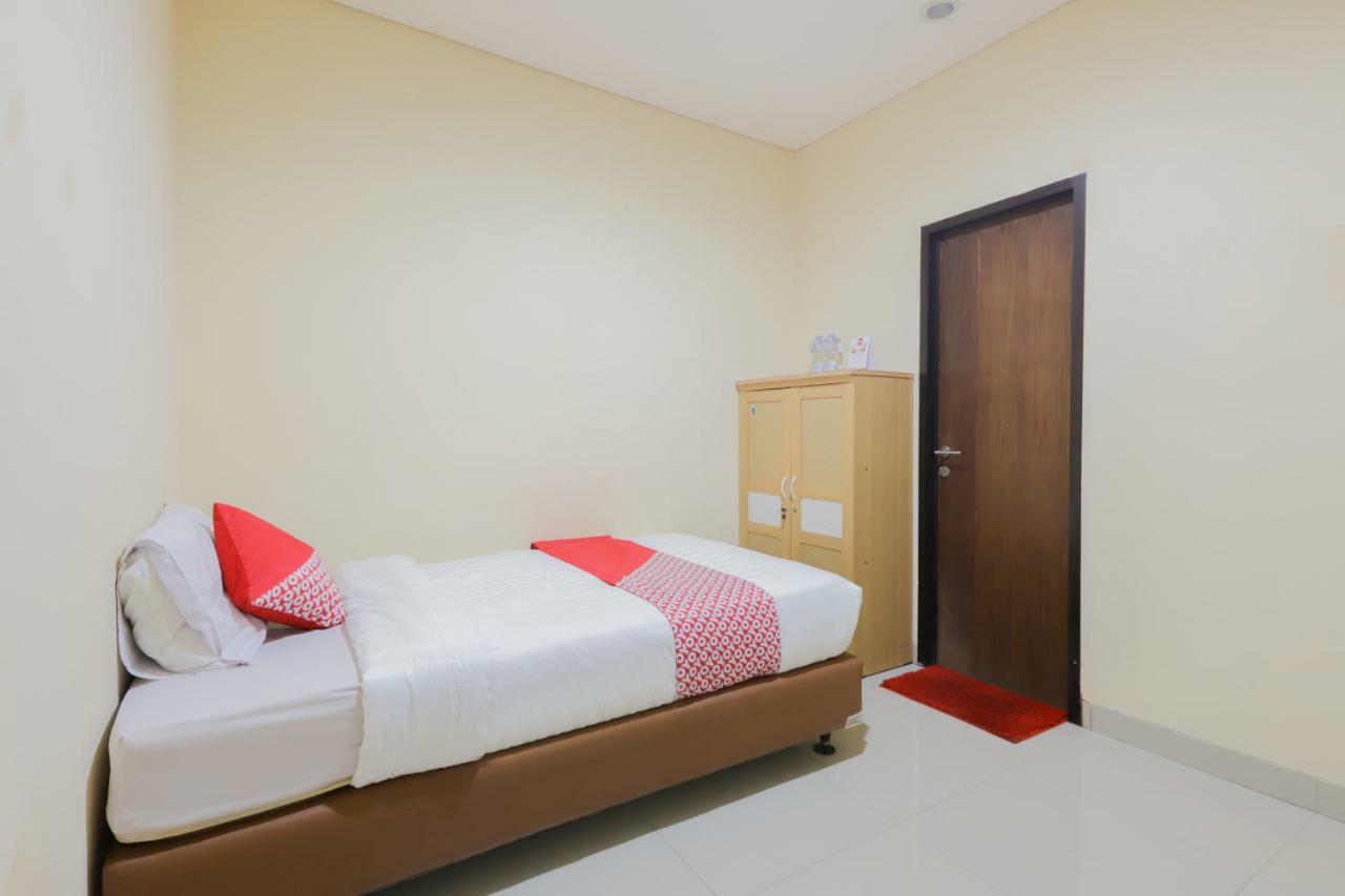Oyo 968 Tirthankara Residence Jakarta Exterior photo